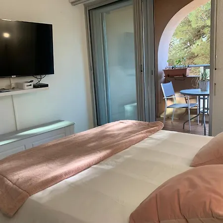 Hyeres Beach Apartman *