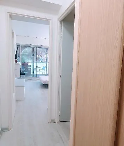 Hyeres Beach 公寓 耶尔